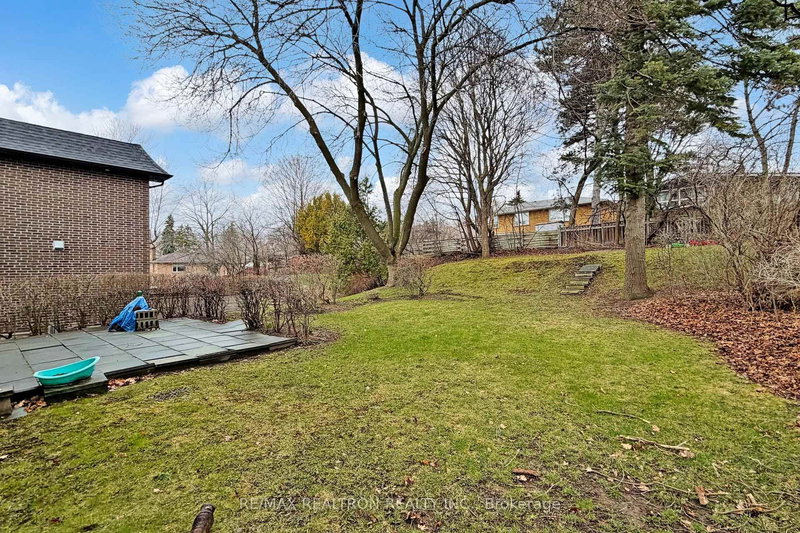 10 HEARTHSTONE Cres, Toronto, M2R 1G3 | Image 3