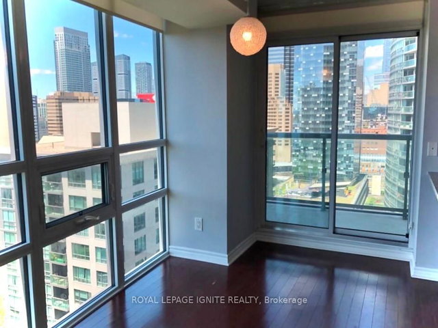 2202 - 19 Grand Trunk Crescent