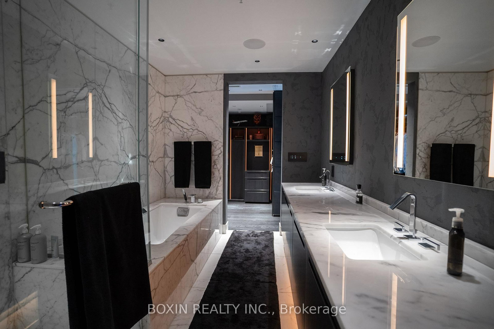 Condo for sale at 3301-180 University Avenue, Toronto, Ontario, M5H 0A2 - Waterfront Communities C1 - MLS: C12941988