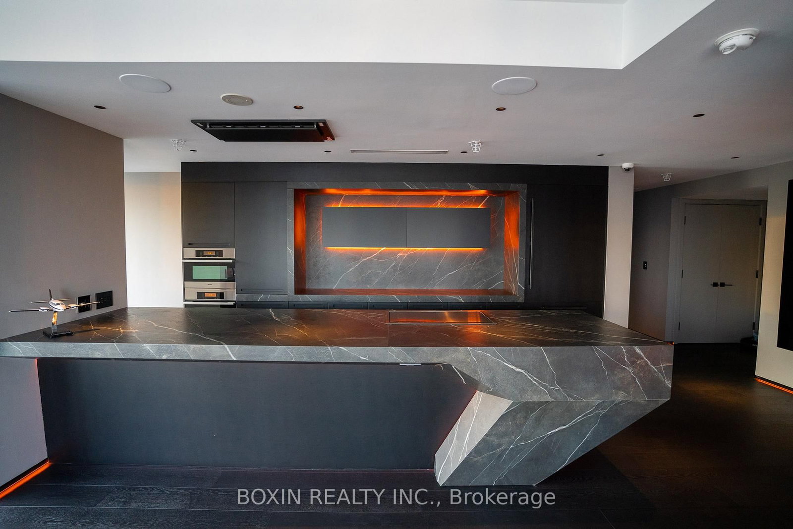 Condo for sale at 3301-180 University Avenue, Toronto, Ontario, M5H 0A2 - Waterfront Communities C1 - MLS: C12941988