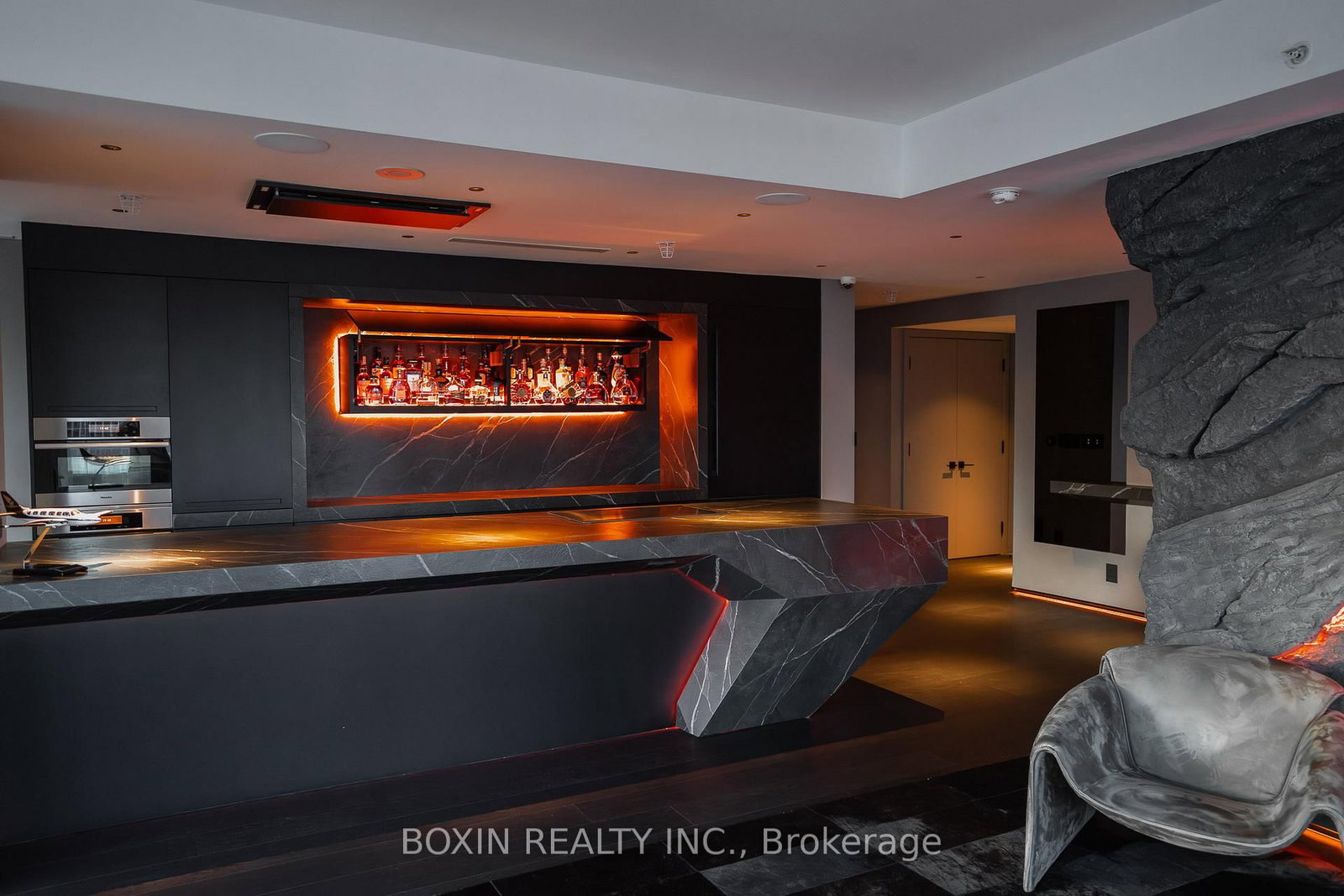 Condo for sale at 3301-180 University Avenue, Toronto, Ontario, M5H 0A2 - Waterfront Communities C1 - MLS: C12941988