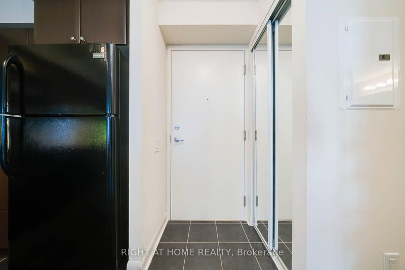 827 - 525 Wilson Ave, Toronto, M3H 0A7 | Image 2