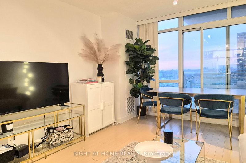 3305 - 397 Front St W, Toronto, M5V 3S1 | Image 3