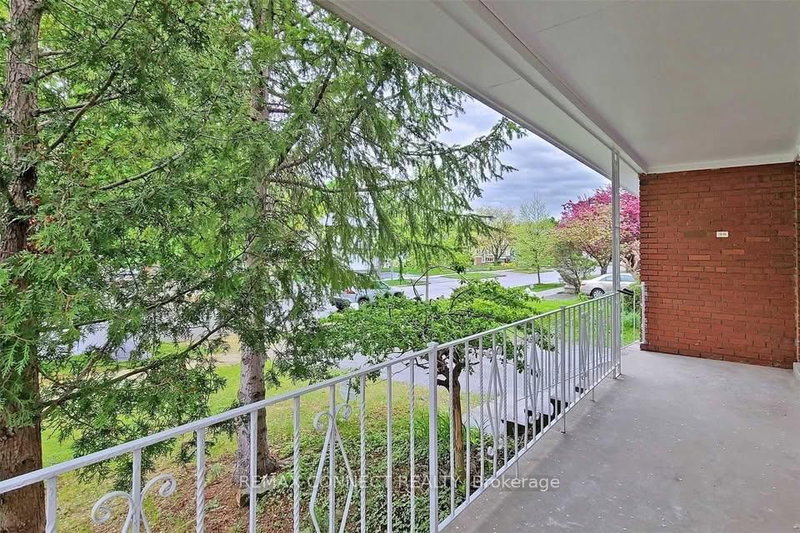 Upper - 23 Chalet Rd, Toronto, M2J 3V3 | Image 3