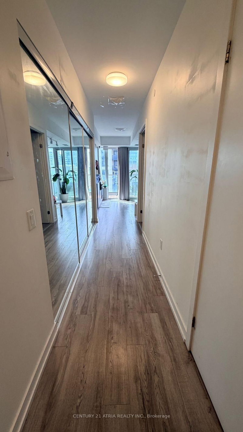 home for lease on 1601-77 Shuter Street