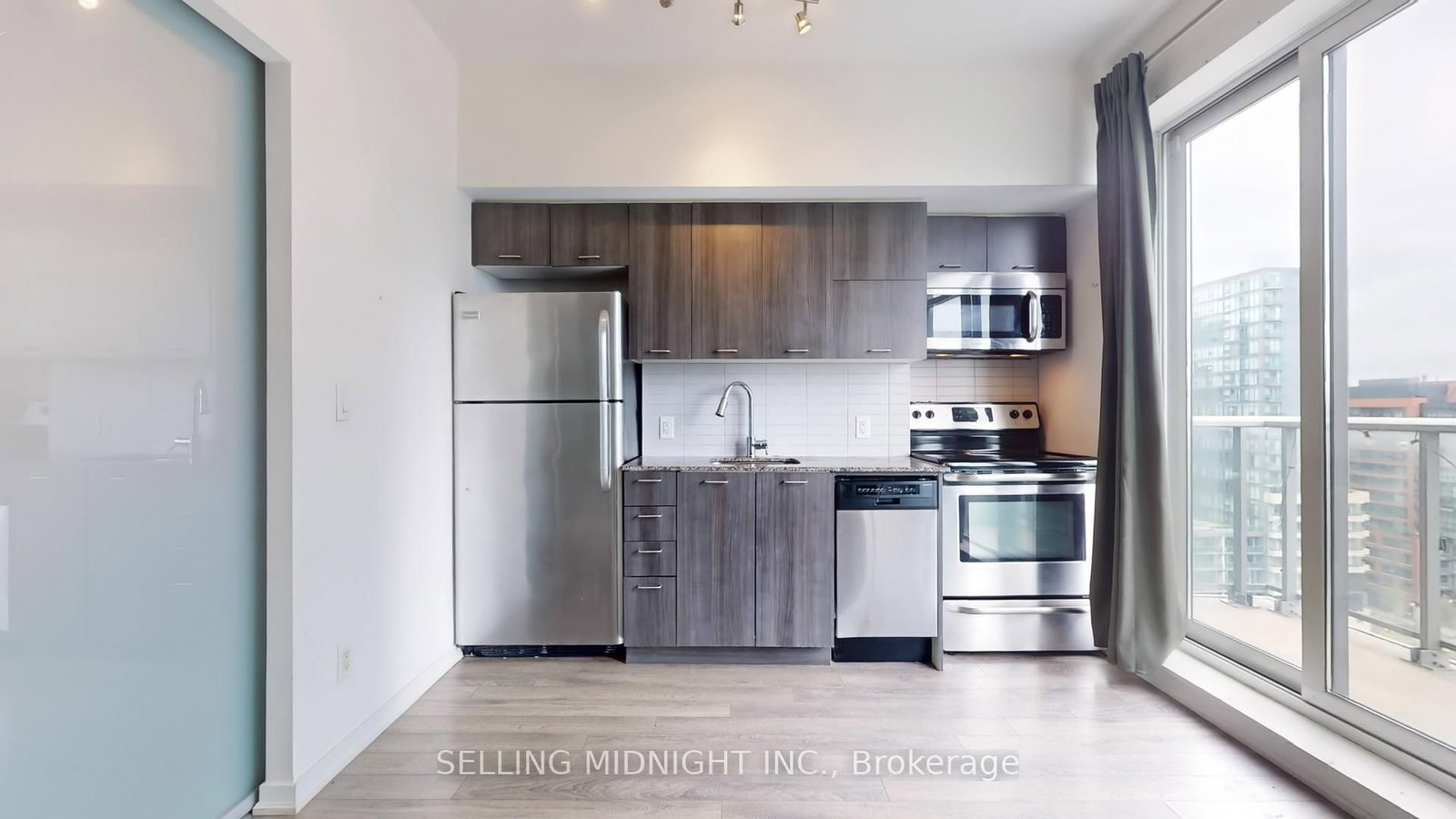 Condo for lease at 1404-20 Joe Shuster Way, Toronto, Ontario, M6K 1E6 - Niagara - MLS: C12942672