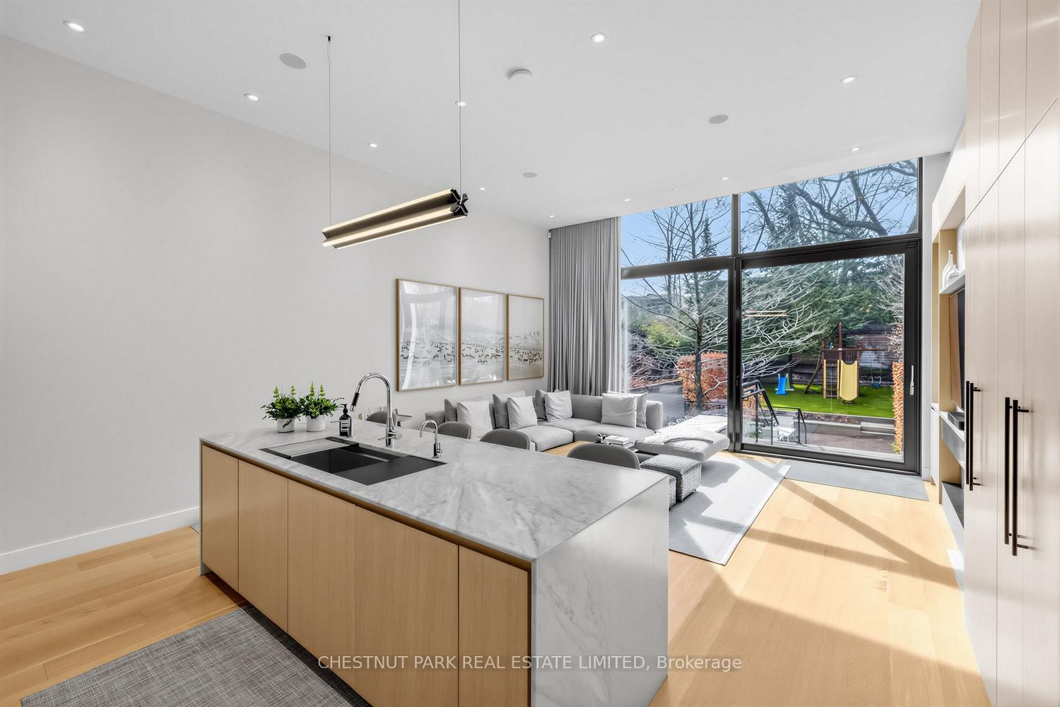 Detached House for sale at 55 Farnham Avenue, Toronto, Ontario, M4V 1H6 - Yonge-St. Clair - MLS: C12943972