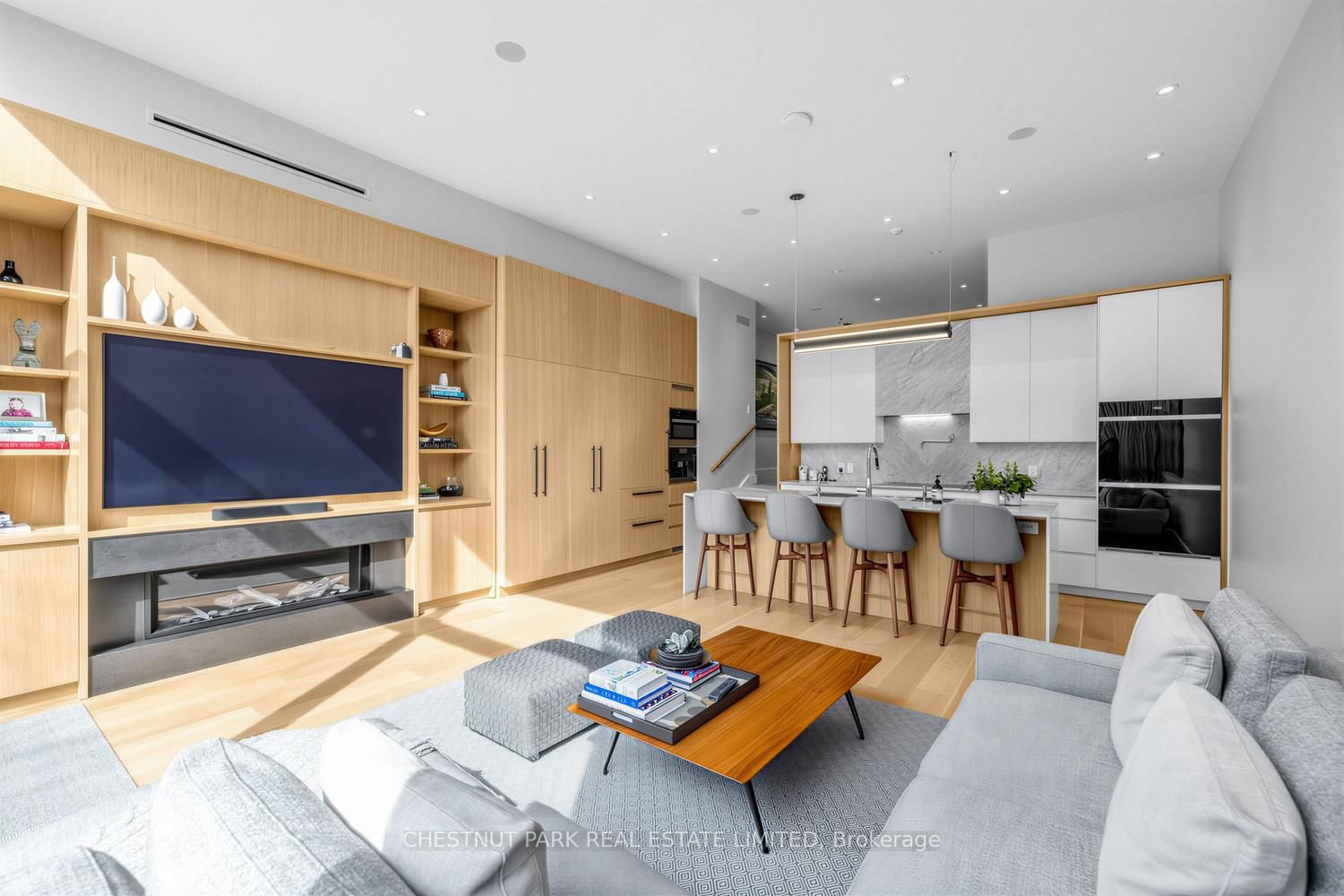 Detached House for sale at 55 Farnham Avenue, Toronto, Ontario, M4V 1H6 - Yonge-St. Clair - MLS: C12943972