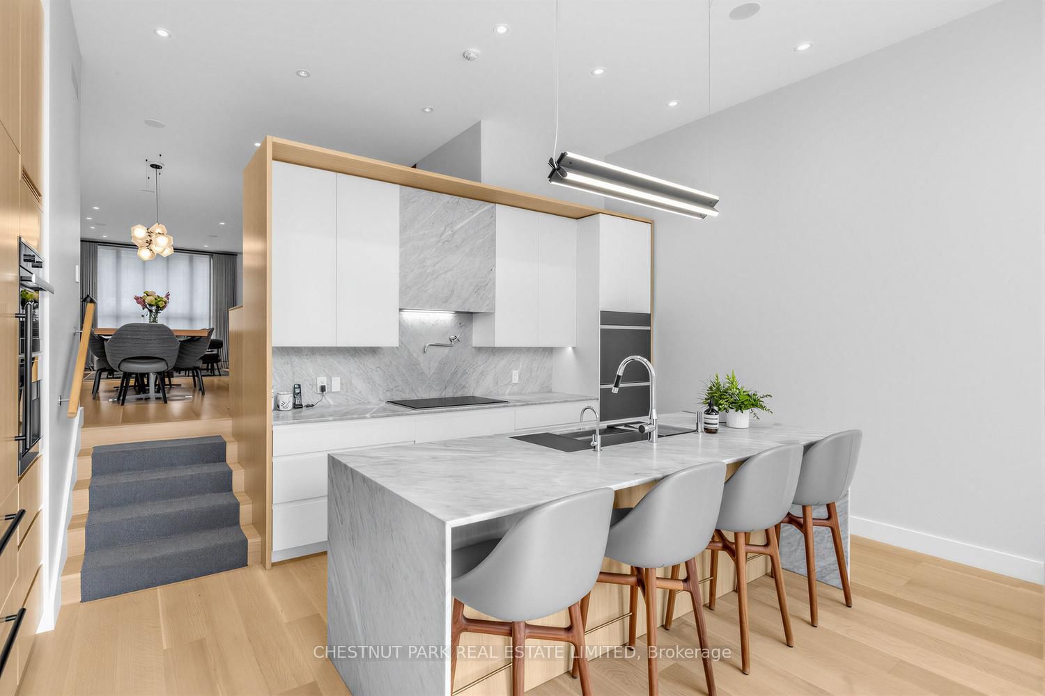 Detached House for sale at 55 Farnham Avenue, Toronto, Ontario, M4V 1H6 - Yonge-St. Clair - MLS: C12943972