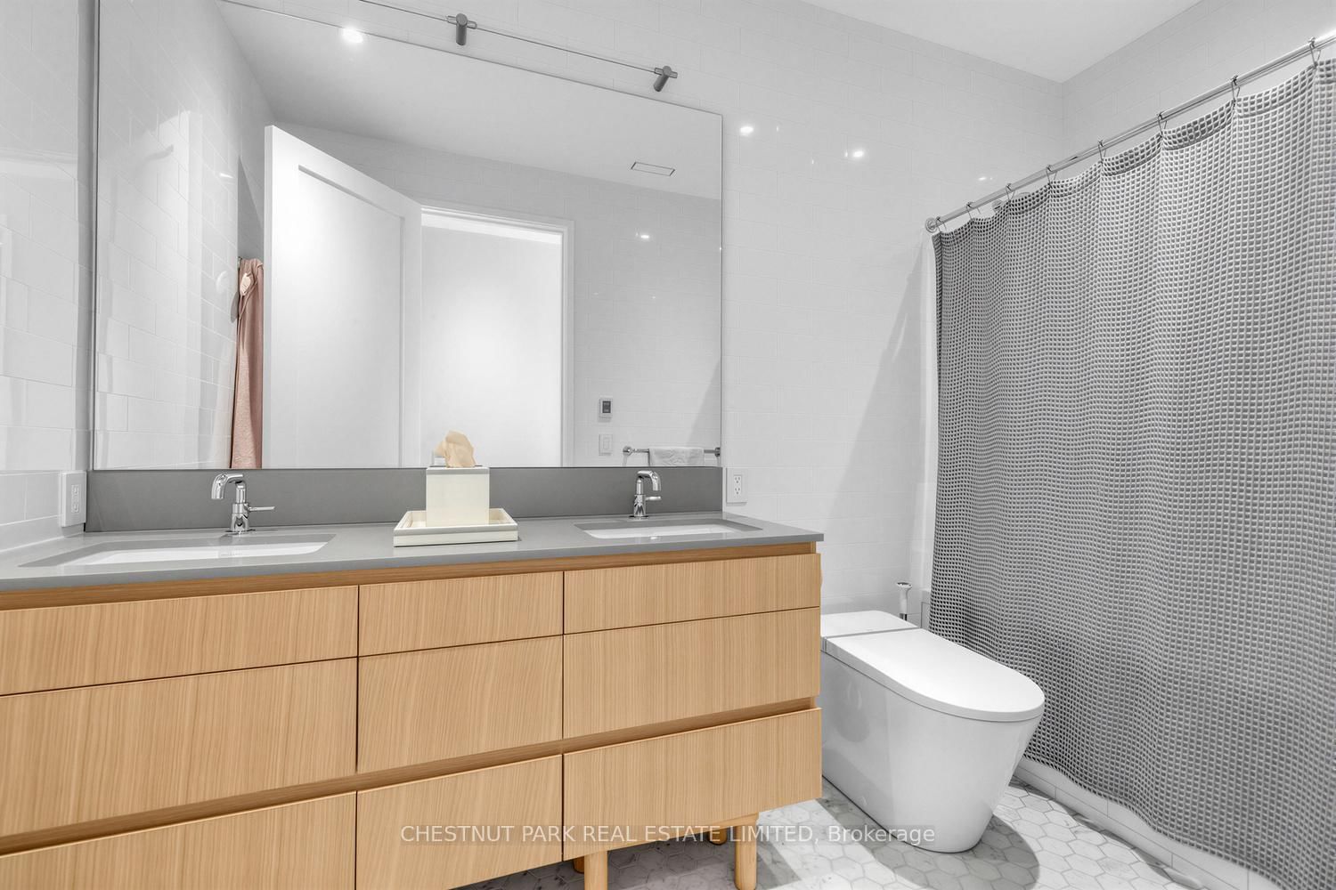 Detached House for sale at 55 Farnham Avenue, Toronto, Ontario, M4V 1H6 - Yonge-St. Clair - MLS: C12943972