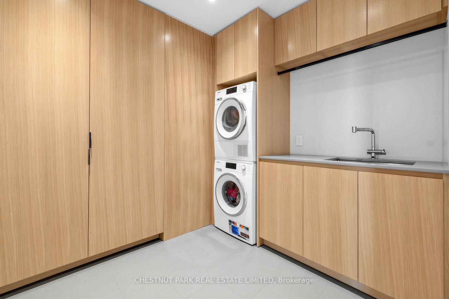 Detached House for sale at 55 Farnham Avenue, Toronto, Ontario, M4V 1H6 - Yonge-St. Clair - MLS: C12943972