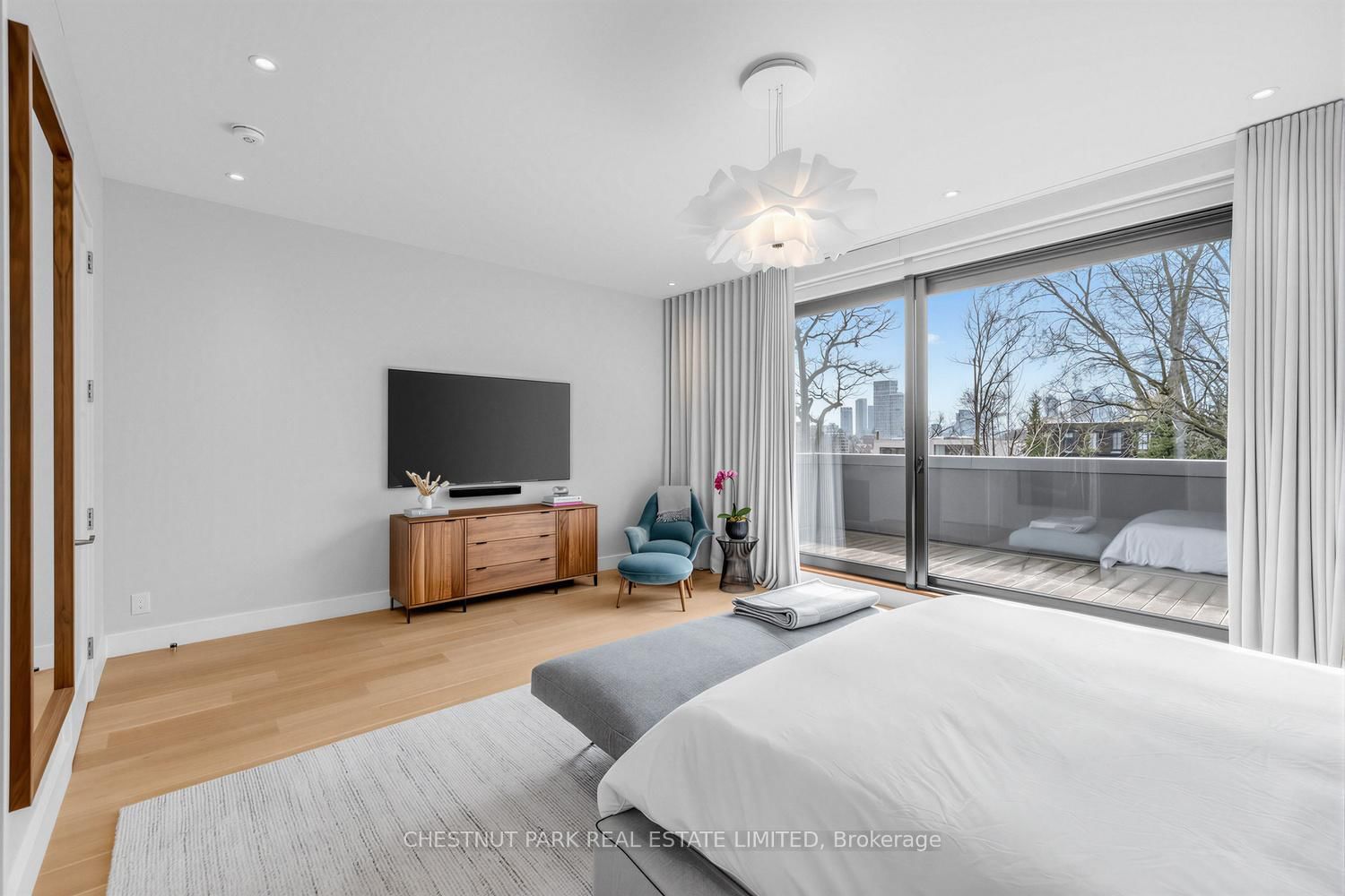 Detached House for sale at 55 Farnham Avenue, Toronto, Ontario, M4V 1H6 - Yonge-St. Clair - MLS: C12943972