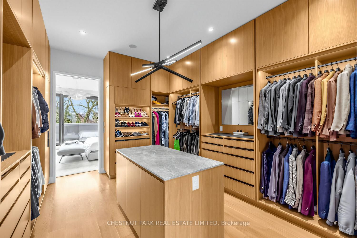 Detached House for sale at 55 Farnham Avenue, Toronto, Ontario, M4V 1H6 - Yonge-St. Clair - MLS: C12943972