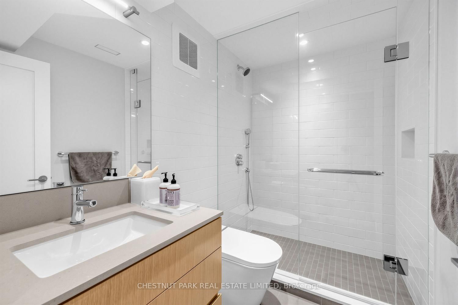 Detached House for sale at 55 Farnham Avenue, Toronto, Ontario, M4V 1H6 - Yonge-St. Clair - MLS: C12943972