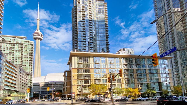 M03 - 9 Spadina Avenue