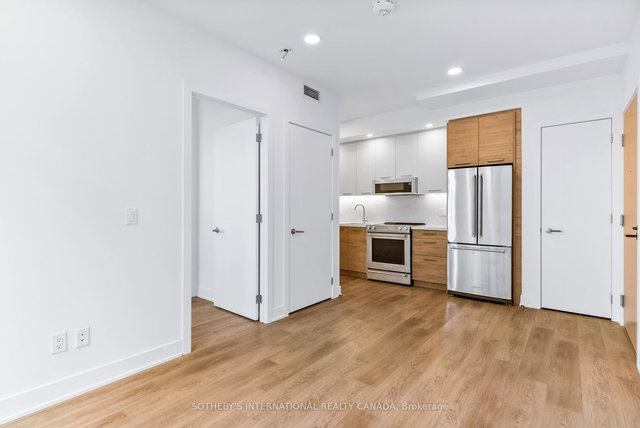 305 - 200 Redpath Avenue