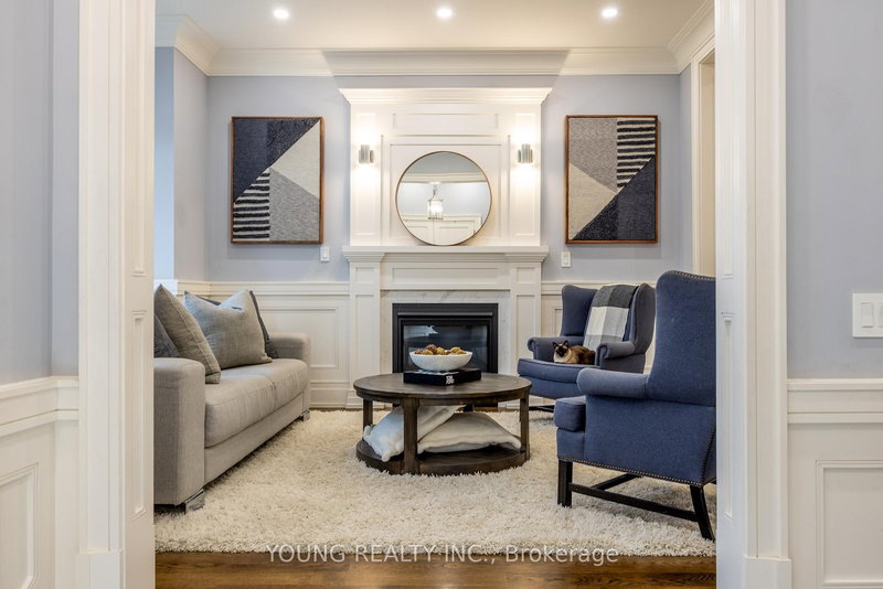 317 Sutherland Dr, Toronto, M4G 1J6 | Image 2