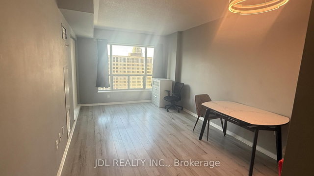 1610 - 887 Bay Street