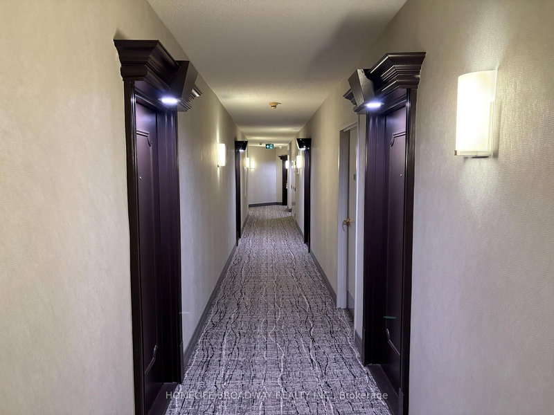 home for lease on 702-889 Bay Street