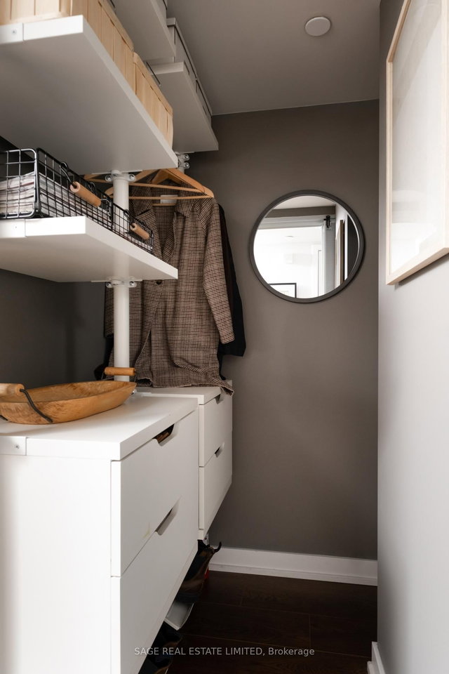 1607 - 72 Esther Shiner Boulevard