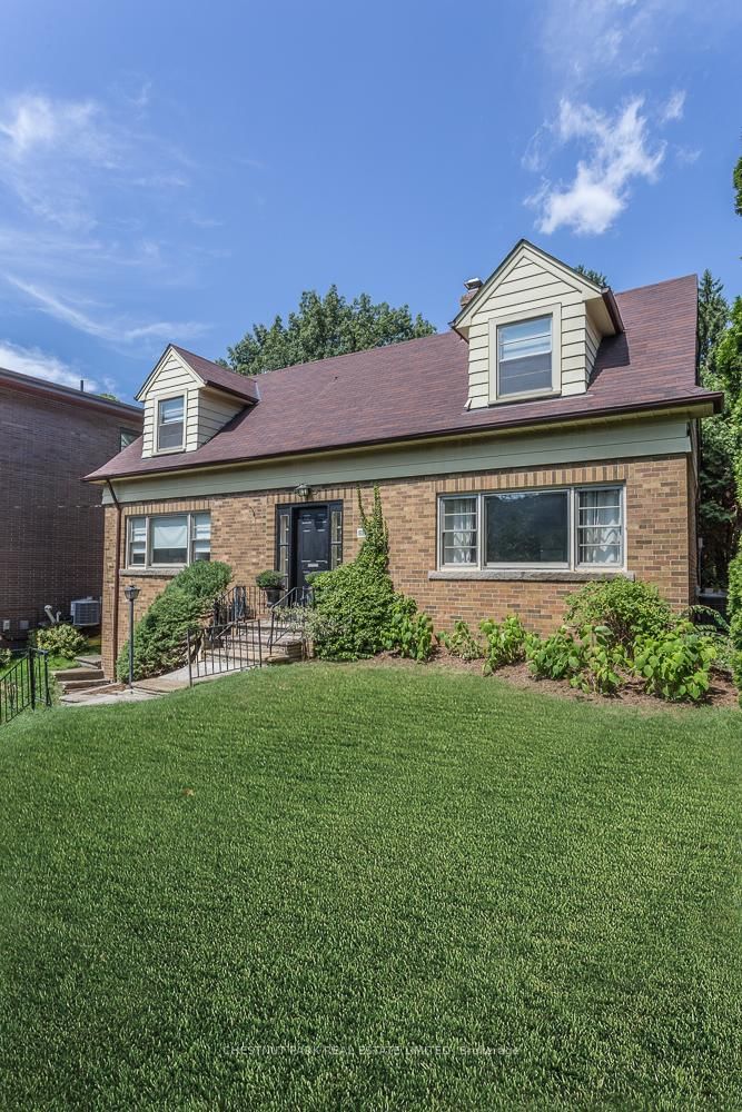 180 Strathgowan Ave, Toronto, M4N 1C3 | Image 3