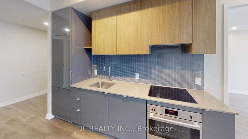home for lease on 703-161 Roehampton Avenue