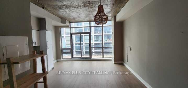 618 - 399 Adelaide St W, Toronto, M5V 1S4 | Image 2