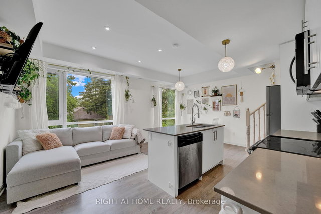 312 - 639 Lawrence Avenue W