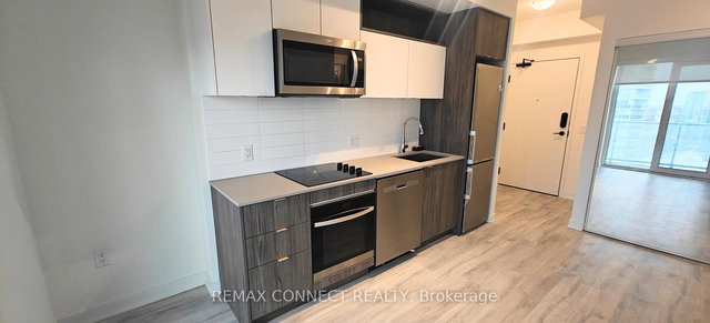 1706 - 100 Dalhousie Street