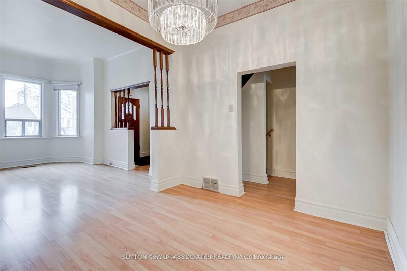 491 Roxton Rd, Toronto, M6G 3R5 | Image 3