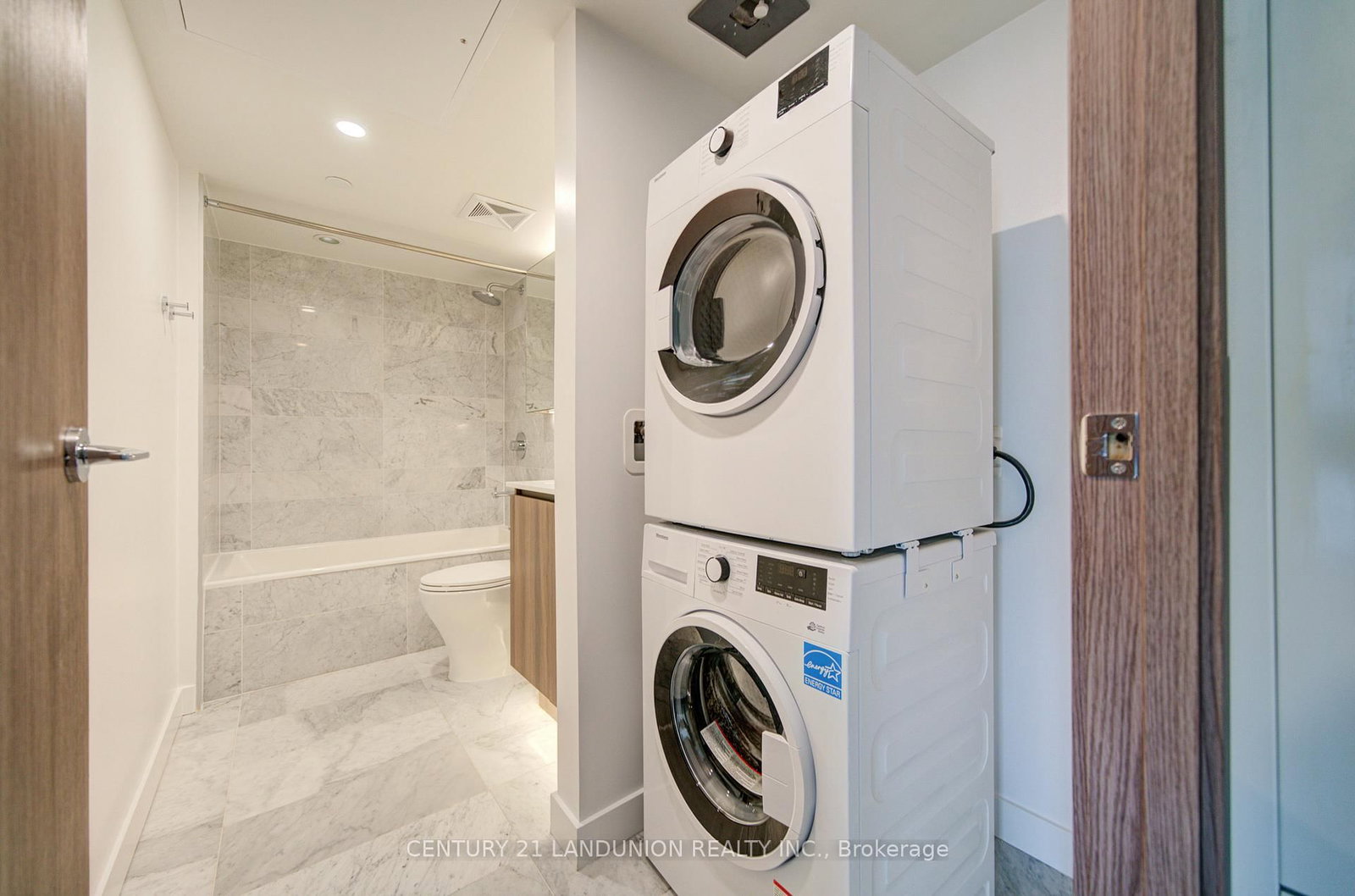 Condo for sale at 2102-19 Bathurst Street, Toronto, Ontario, M5V 0N2 - Waterfront Communities C1 - MLS: C12945738