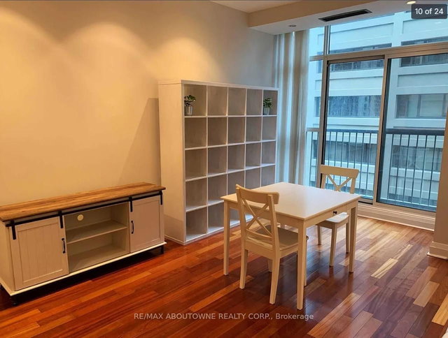 606 - 8 Wellesley Street E