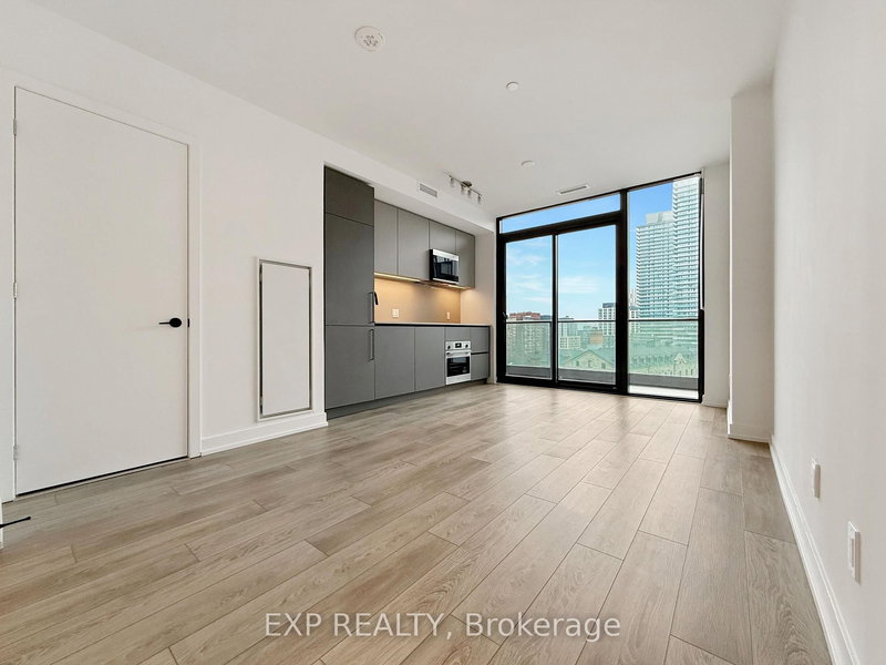 home for lease on 928-35 Parliament Street