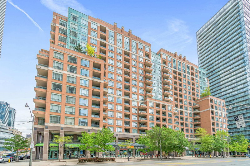 home for lease on 606-887 Bay Street