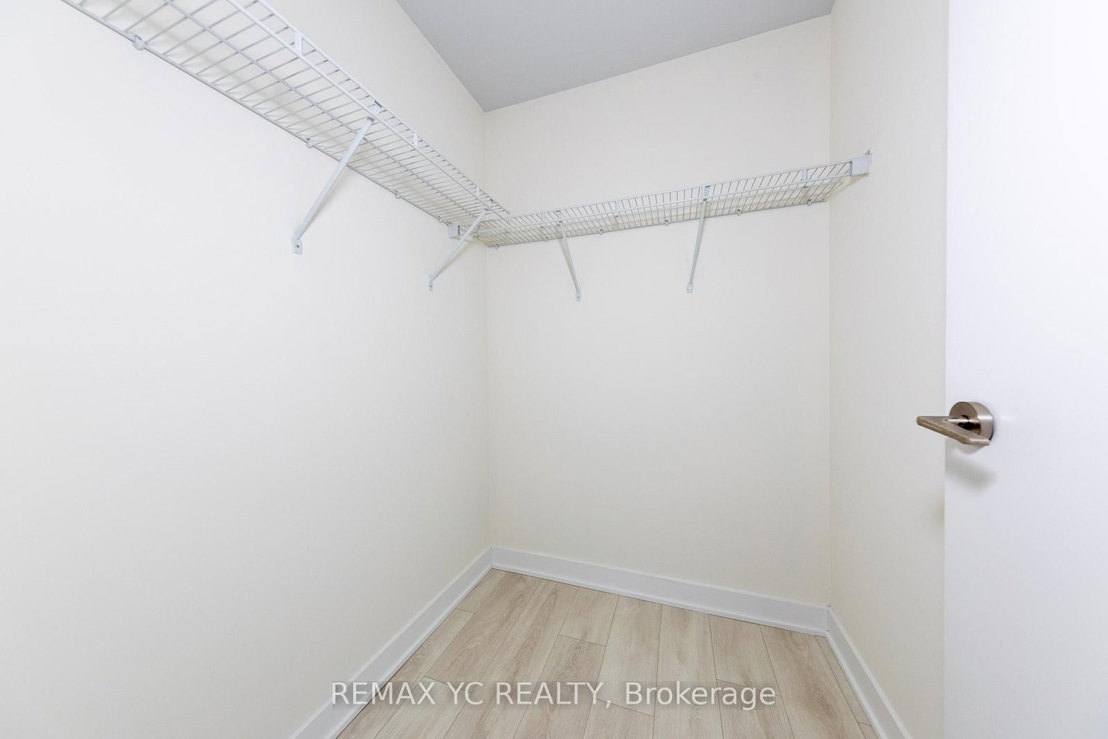 Condo for sale at 1111-2221 Yonge Street, Toronto, Ontario, M4S 0B8 - Mount Pleasant West - MLS: C12946682