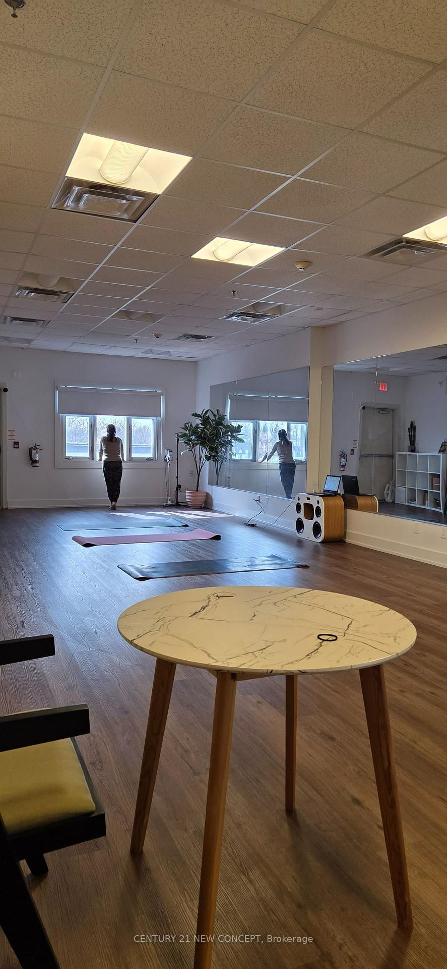 476 Grace Street, Unit 3rd Flr - Photo 2