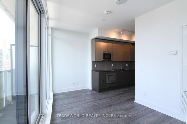 2403 - 403 Church Street
