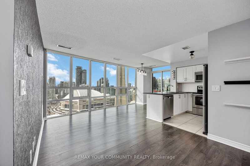 PH2 - 19 Grand Trunk Cres, Toronto, M5J 3A3 | Image 2