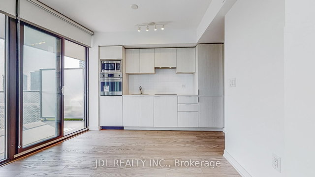 2212 - 11 Wellesley Street W