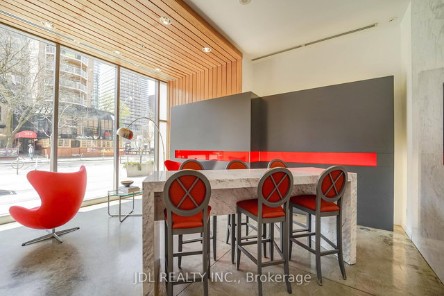 1906 - 22 Wellesley Street E