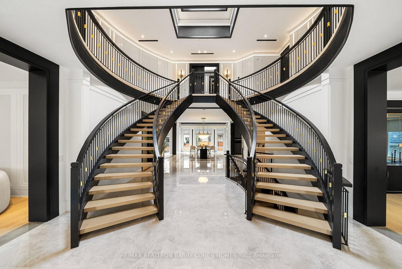 192 Lord Seaton Rd, Toronto, M2P 1K9 | Image 3