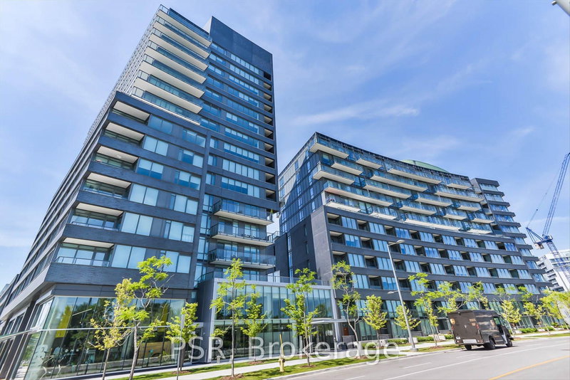 home for lease on N 208-120 Bayview Avenue