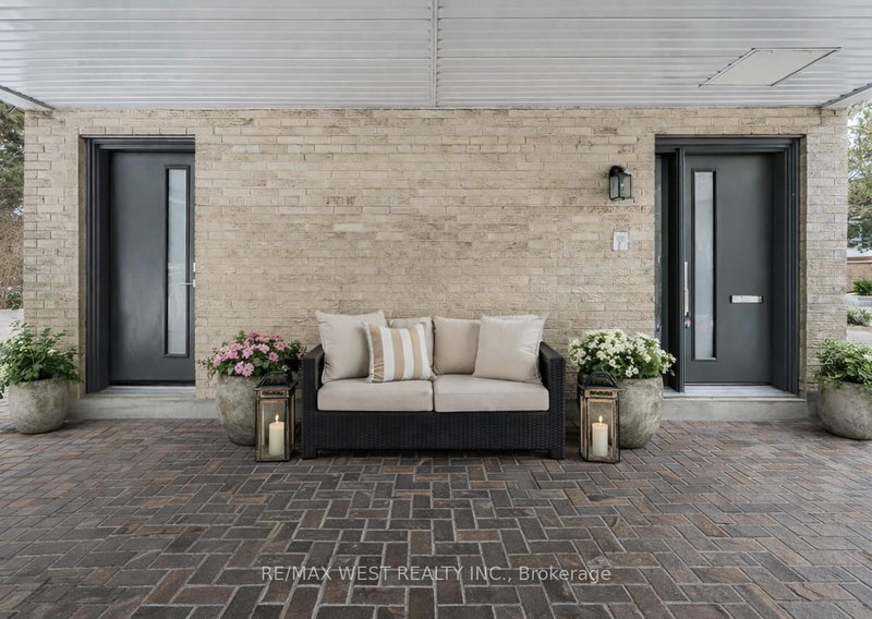 25 Proudbank Millway, Toronto, M2L 1P3 | Image 2