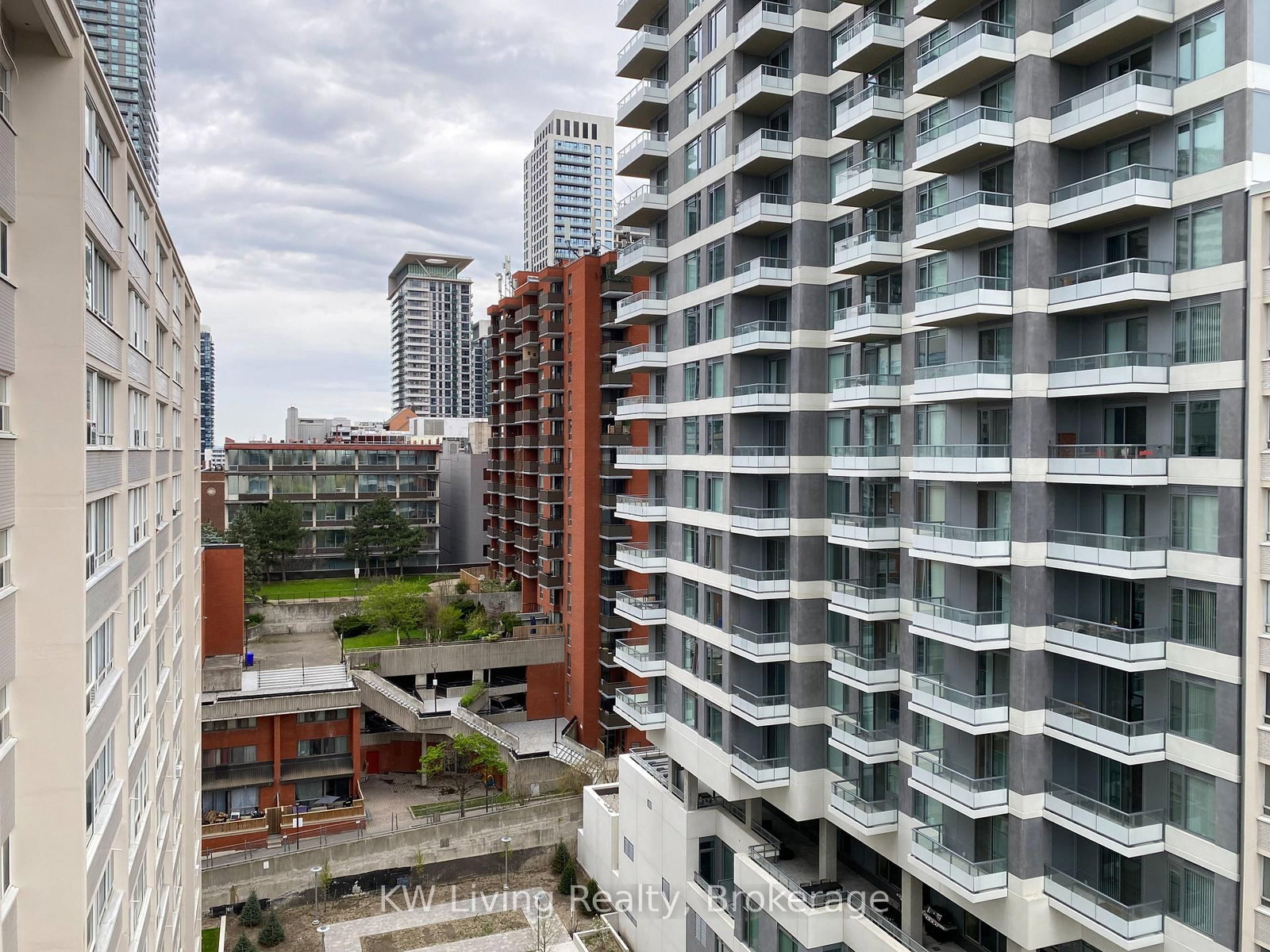 25 Holly Street, Unit 1104 - Photo 21