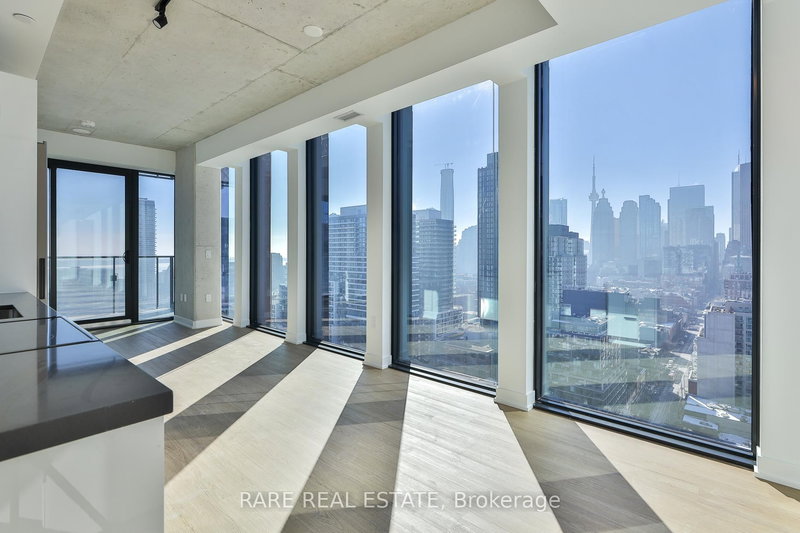 home for lease on 2304-284 King Street E