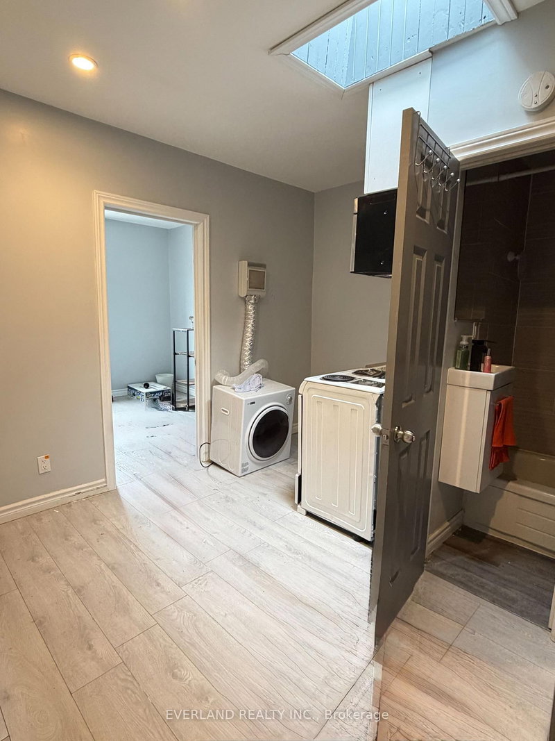 4 - 850 Bathurst St, Toronto, M5R 3G1 | Image 3
