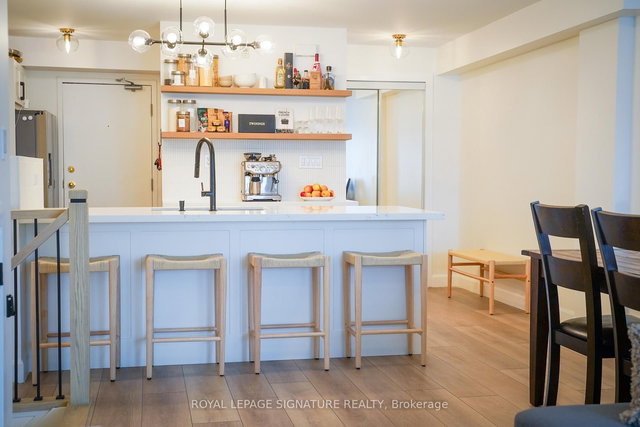 Th 5 - 118 Finch Avenue W