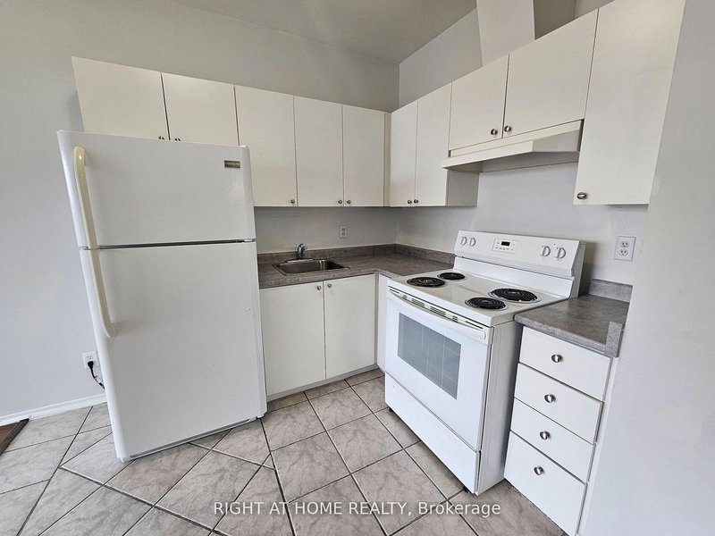 302 - 1801 Eglinton Ave W, Toronto, M6E 2H7 | Image 2