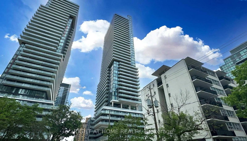 home for lease on 1502-161 Roehampton Avenue