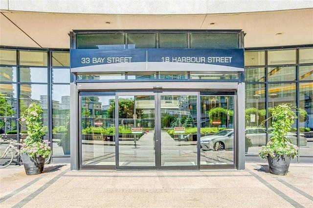 1403 - 33 Bay Street